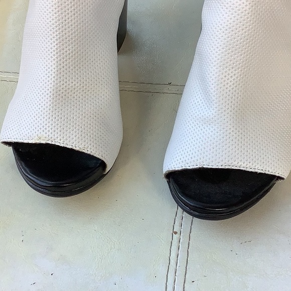 NWT Kenneth Cole white sandal - Picture 4 of 11